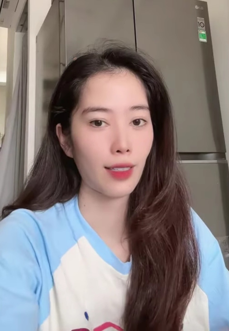 Nam Em phát biểu trong livestream