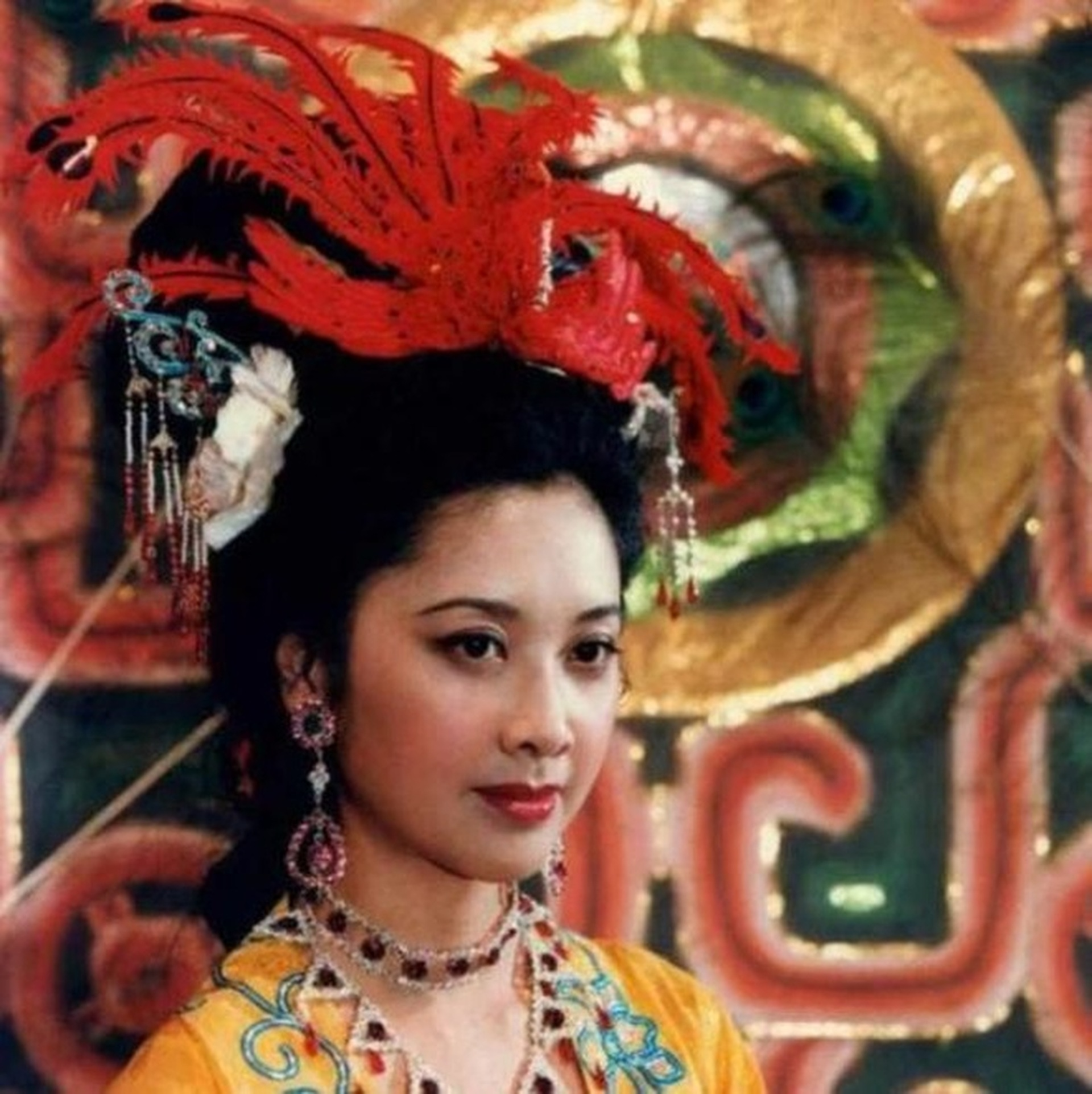 Vẻ đẹp phóng khoáng, sang trọng của nữ vương Nữ Nhi quốc