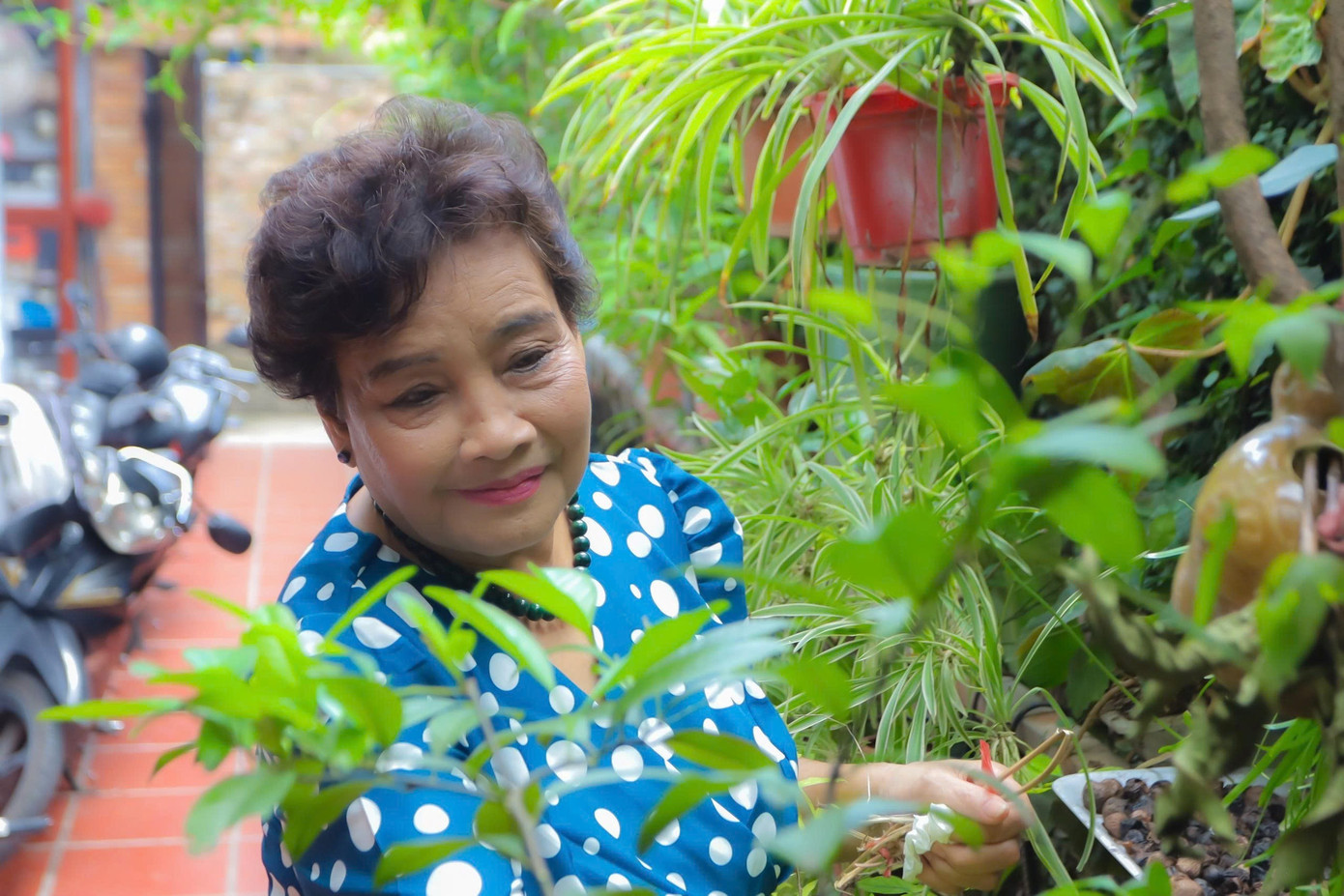 NSND Thanh Tú đạo diễn và diễn viên trong vở kịch đoạt giải