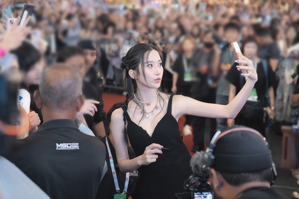 Moon Ga Young với khí chất quý tộc