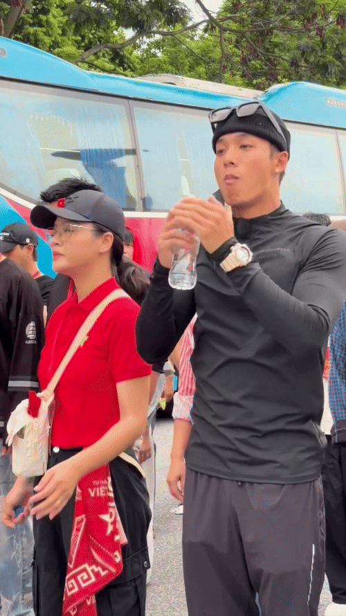 Góc nghiêng của Hưng Nguyễn
