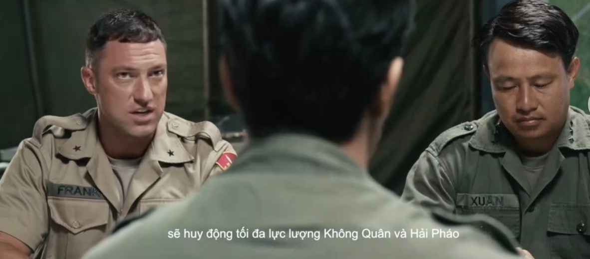 Nam diễn viên Brandon Lawrence trong phim Mưa Đỏ