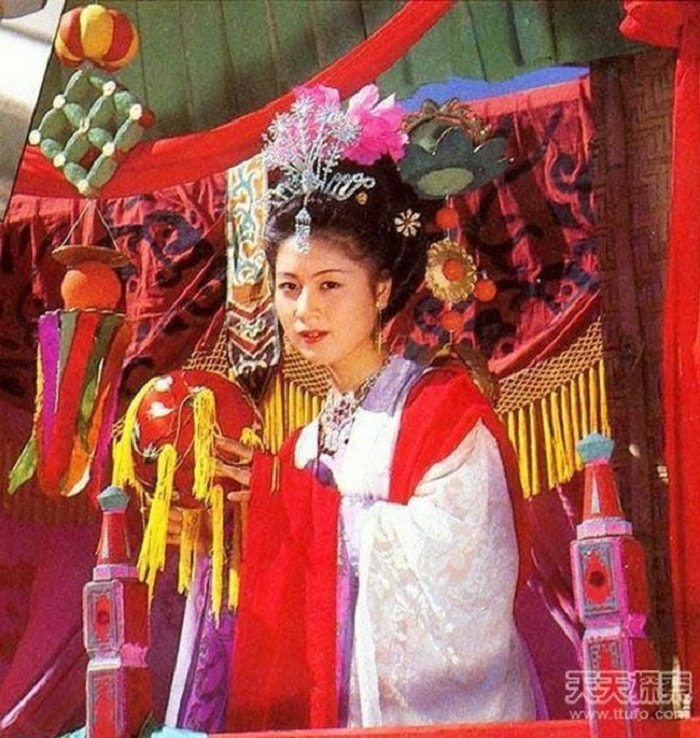 Vẻ đẹp nền nã, đoan trang của Ân Vân Kiều