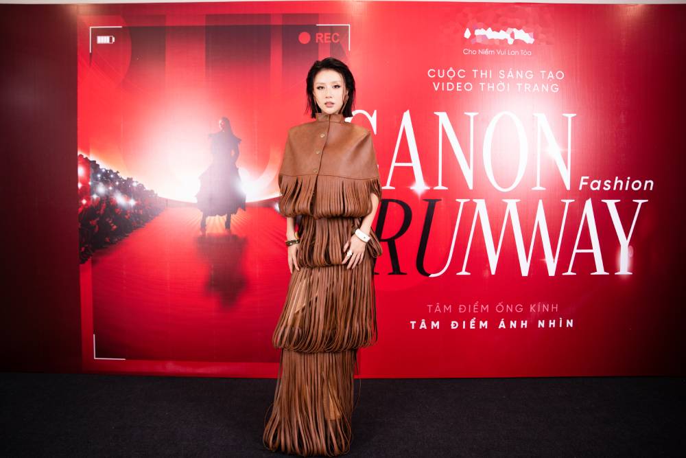 Quỳnh Anh Shyn giám khảo Fashion Runway