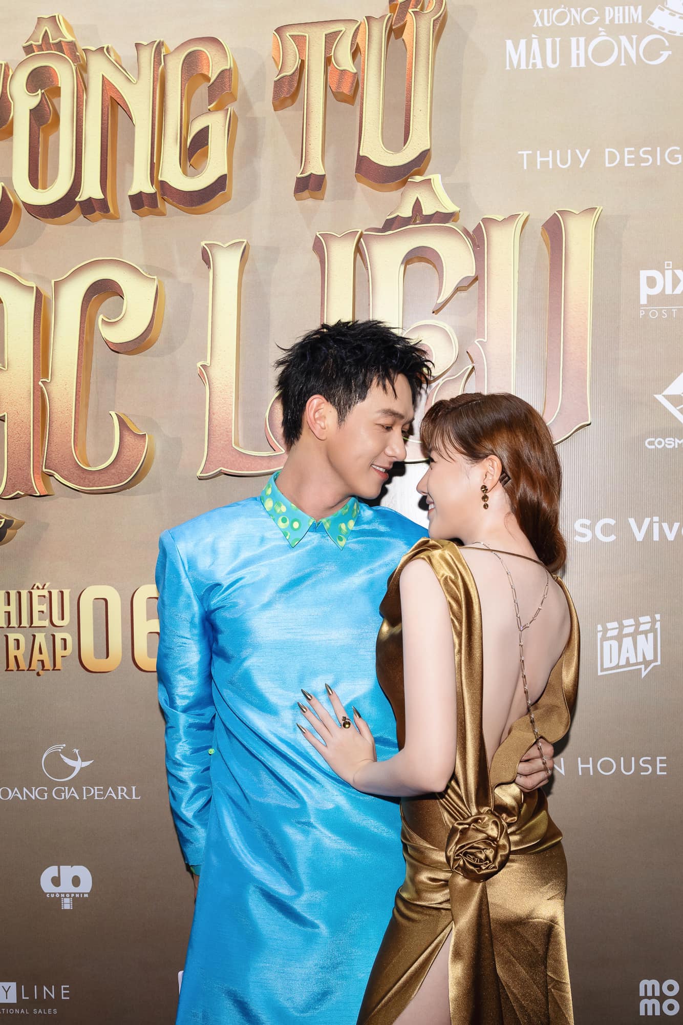 Song Luân nhiều lần bị soi ánh mắt dành cho Uyển Ân