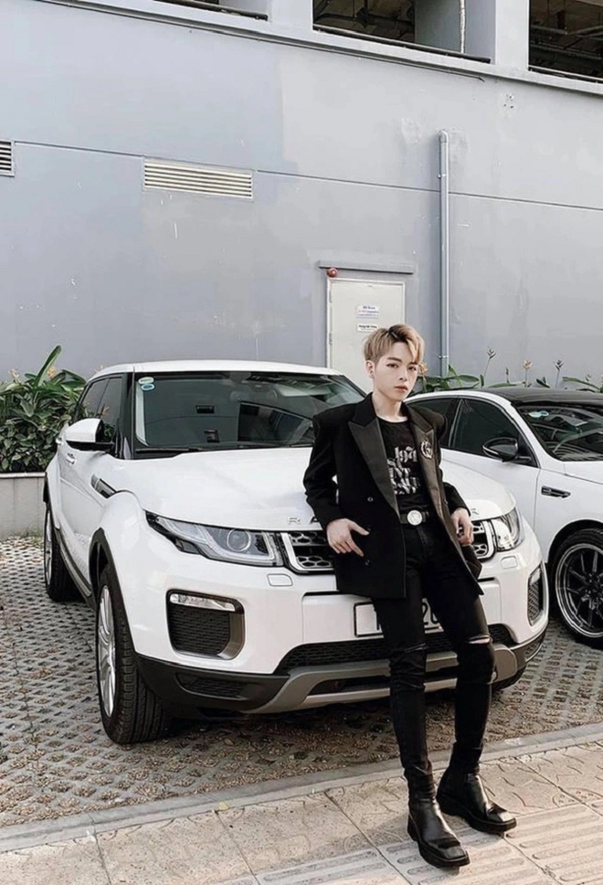 Xe sang của nam ca sĩ Đức Phúc