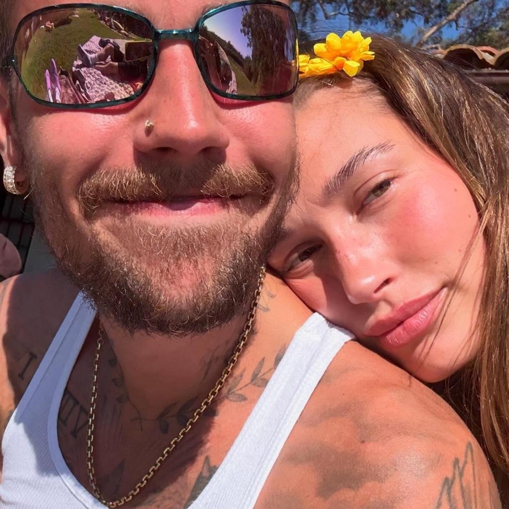 Justin Bieber và Hailey nghỉ dưỡng