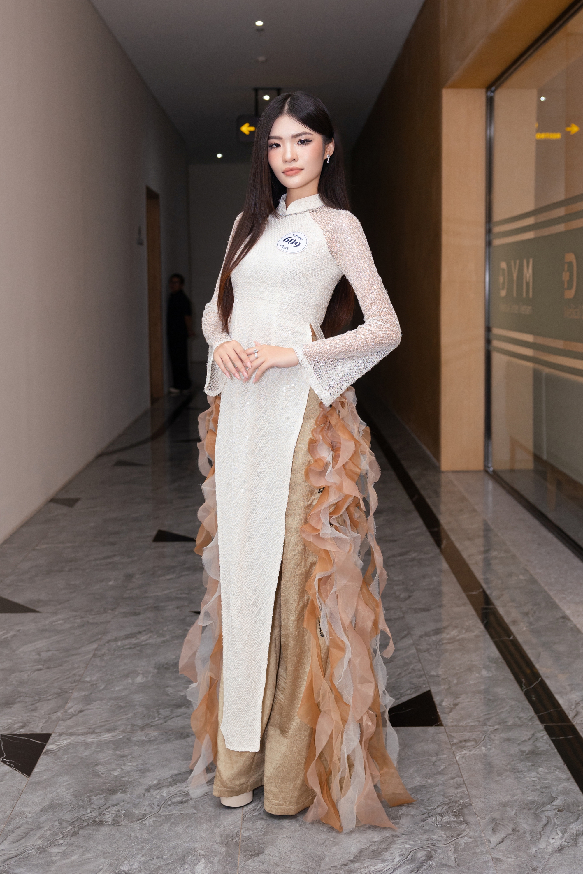Bảo Anh catwalk tự tin