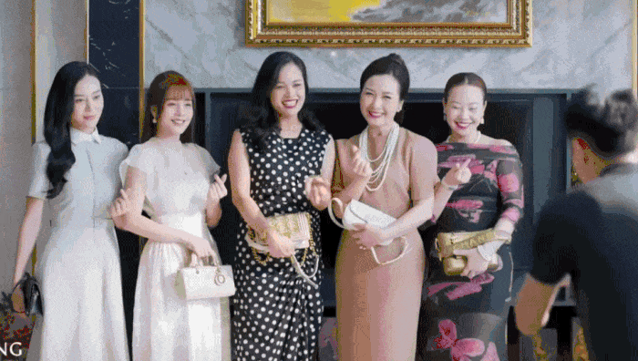 Các phú bà bản Việt bị chê không có phong thái sang trọng, hành xử thiếu tinh tế.