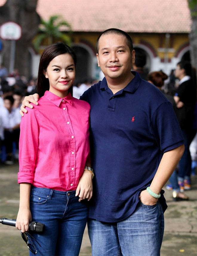 Phạm Quỳnh Anh và Quang Huy bên nhau trong lễ cưới được truyền thông chú ý