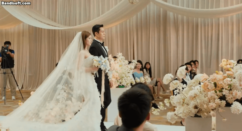 Đám cưới đang viral khắp Trung Quốc: Cô dâu nhan sắc sang xịn mịn, chú rể là tổng tài đẹp nhất quả đất- Ảnh 2. Cô dâu sang trọng, chú rể điển trai