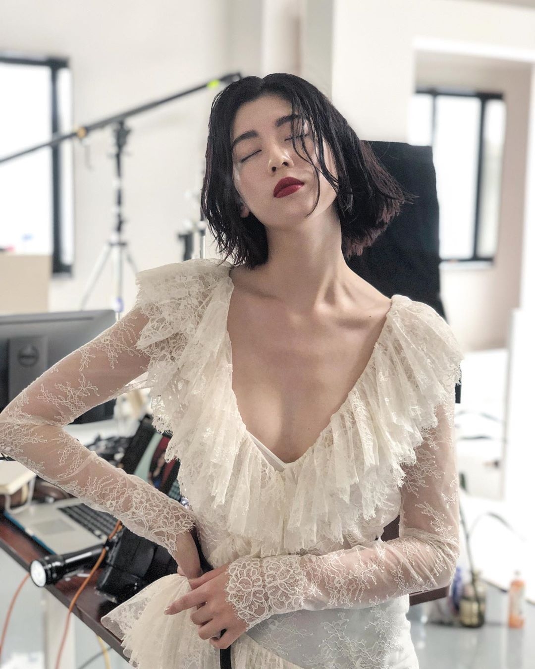 Ayaka Miyoshi phong cách gợi cảm thời thượng