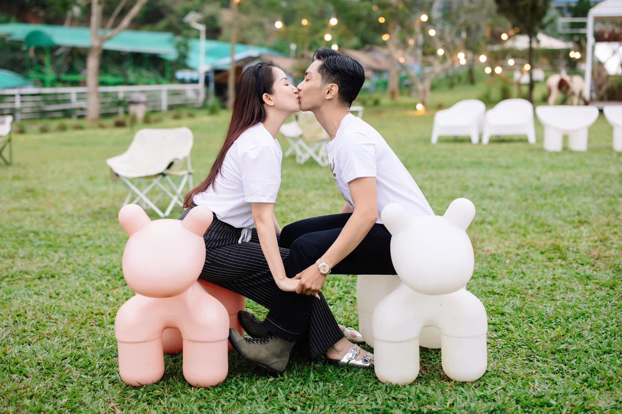 Cặp đôi gặp khó khăn trong tình yêu