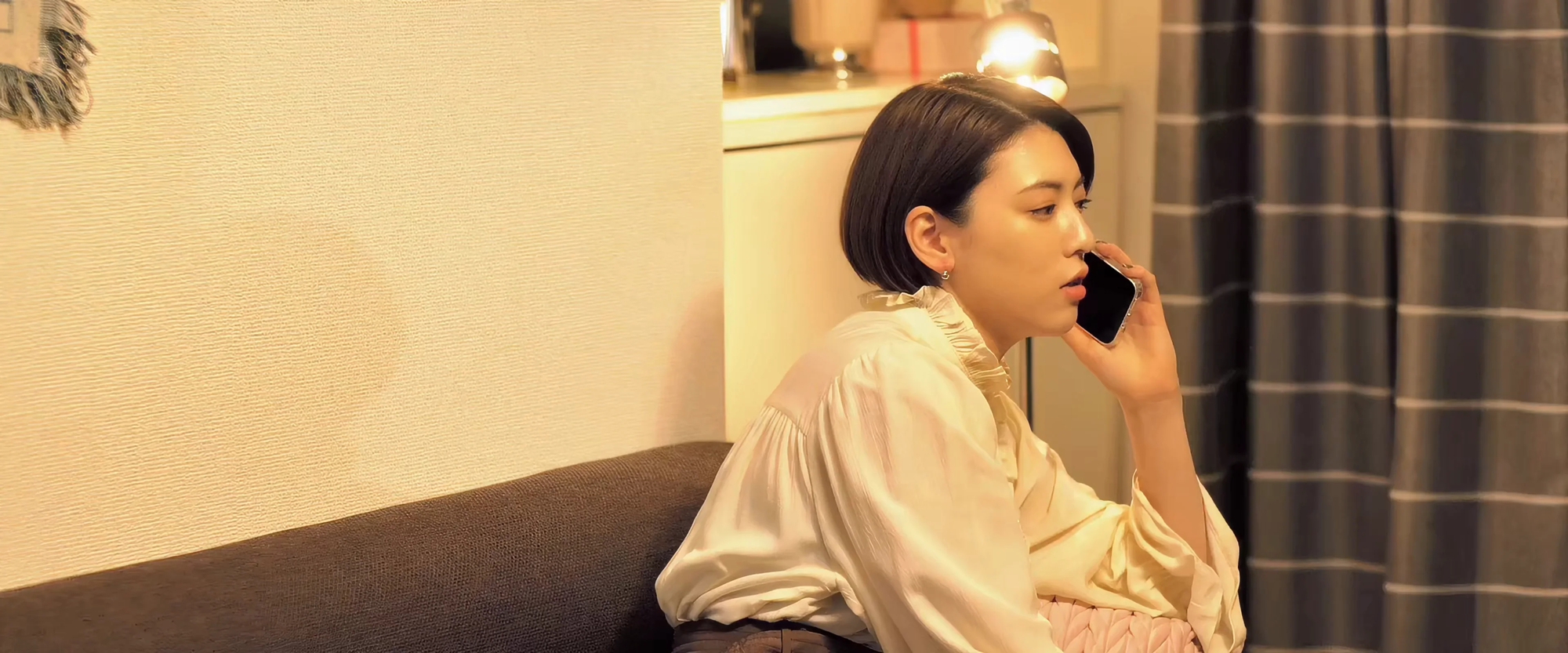 Ayaka Miyoshi trong phim Sensei no Shiroi Uso