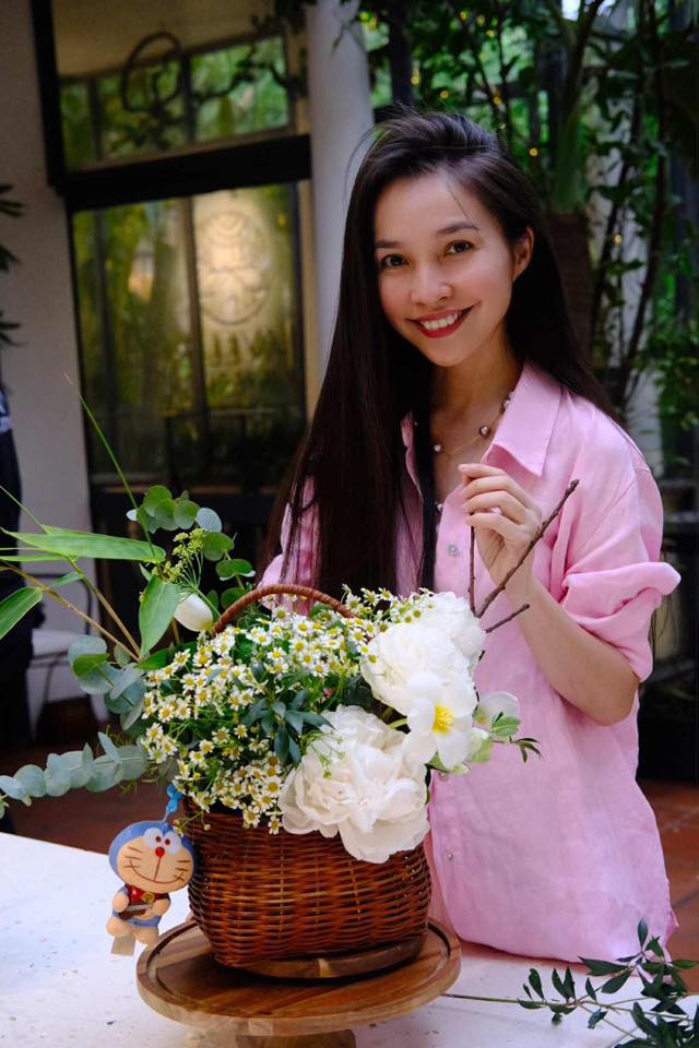 Nữ ca sĩ 8x kín tiếng trong chuyện đời tư, thừa nhận hài lòng với cuộc sống làm mẹ đơn thân