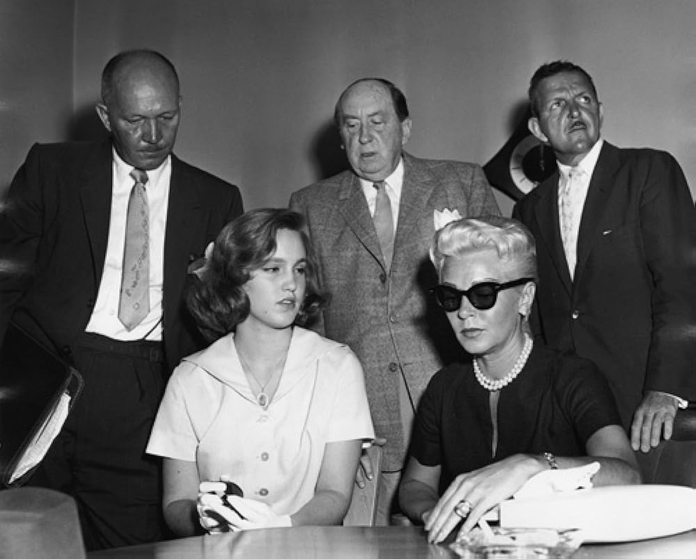 Lana Turner bị nghi để con gái đứng ra nhận tội thay