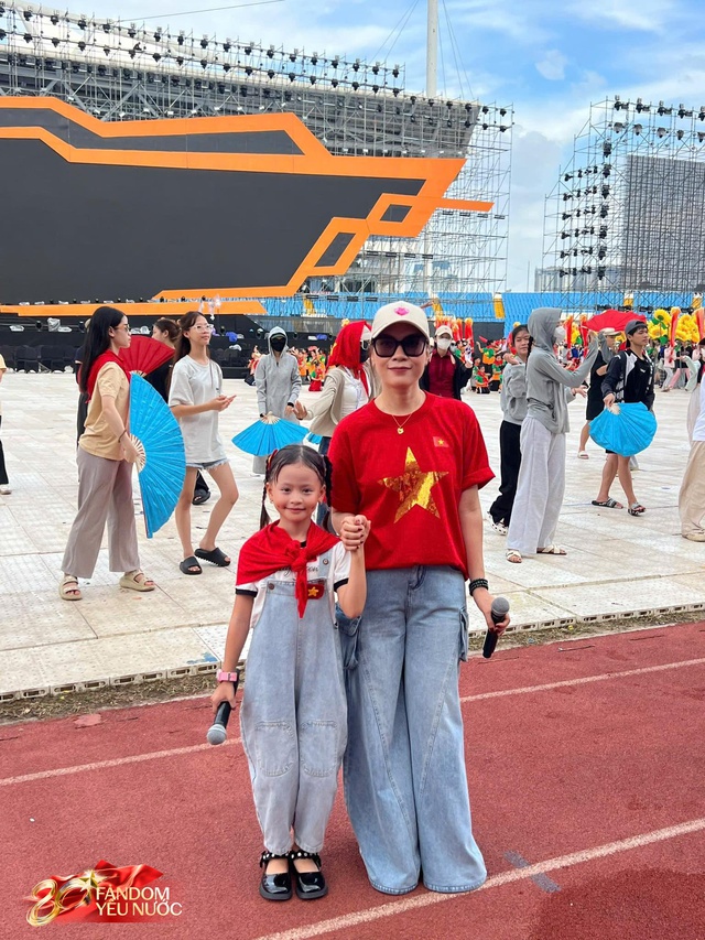Mỹ Tâm quan tâm giúp đỡ Hà Thủy Tiên
