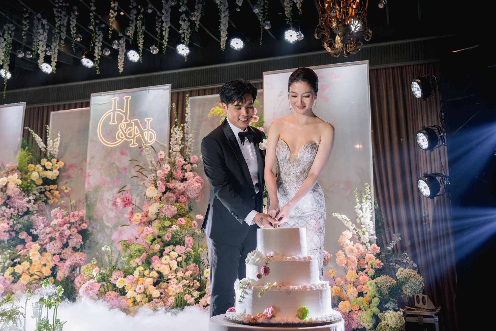 Lễ vu quy truyền thống tại quê nhà cô dâu