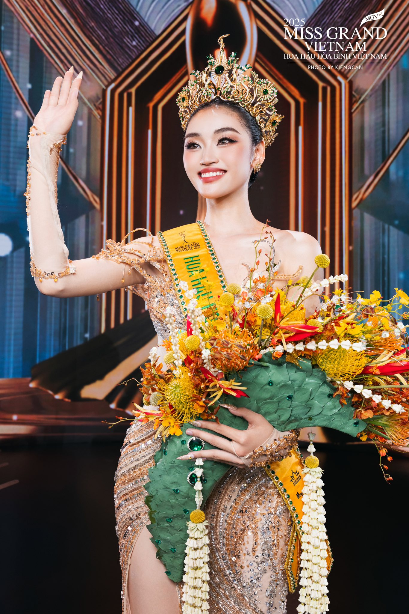 Hoa hậu trở thành tâm điểm bàn tán tiêu cực trên mạng xã hội