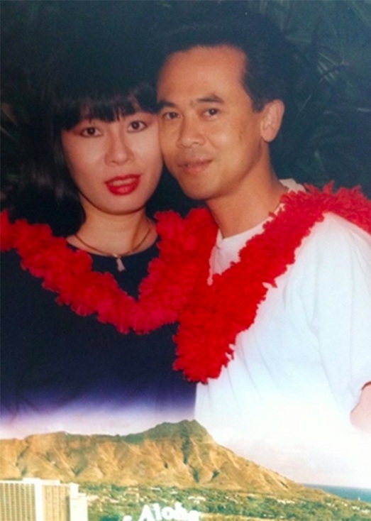 Danh ca Thái Châu bên vợ