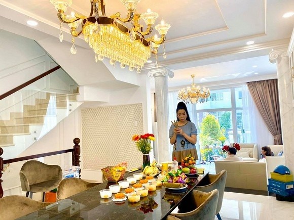 Biệt thự sang trọng của Trịnh Kim Chi
