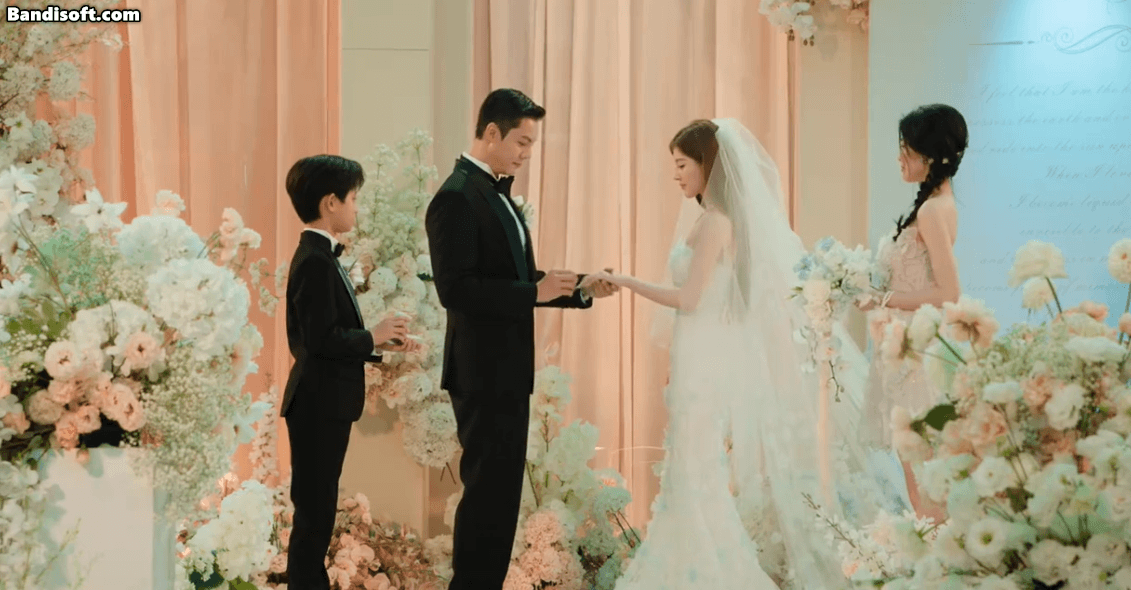 Đám cưới đang viral khắp Trung Quốc: Cô dâu nhan sắc sang xịn mịn, chú rể là tổng tài đẹp nhất quả đất- Ảnh 7. Cặp đôi nhìn nhau đầy cảm xúc