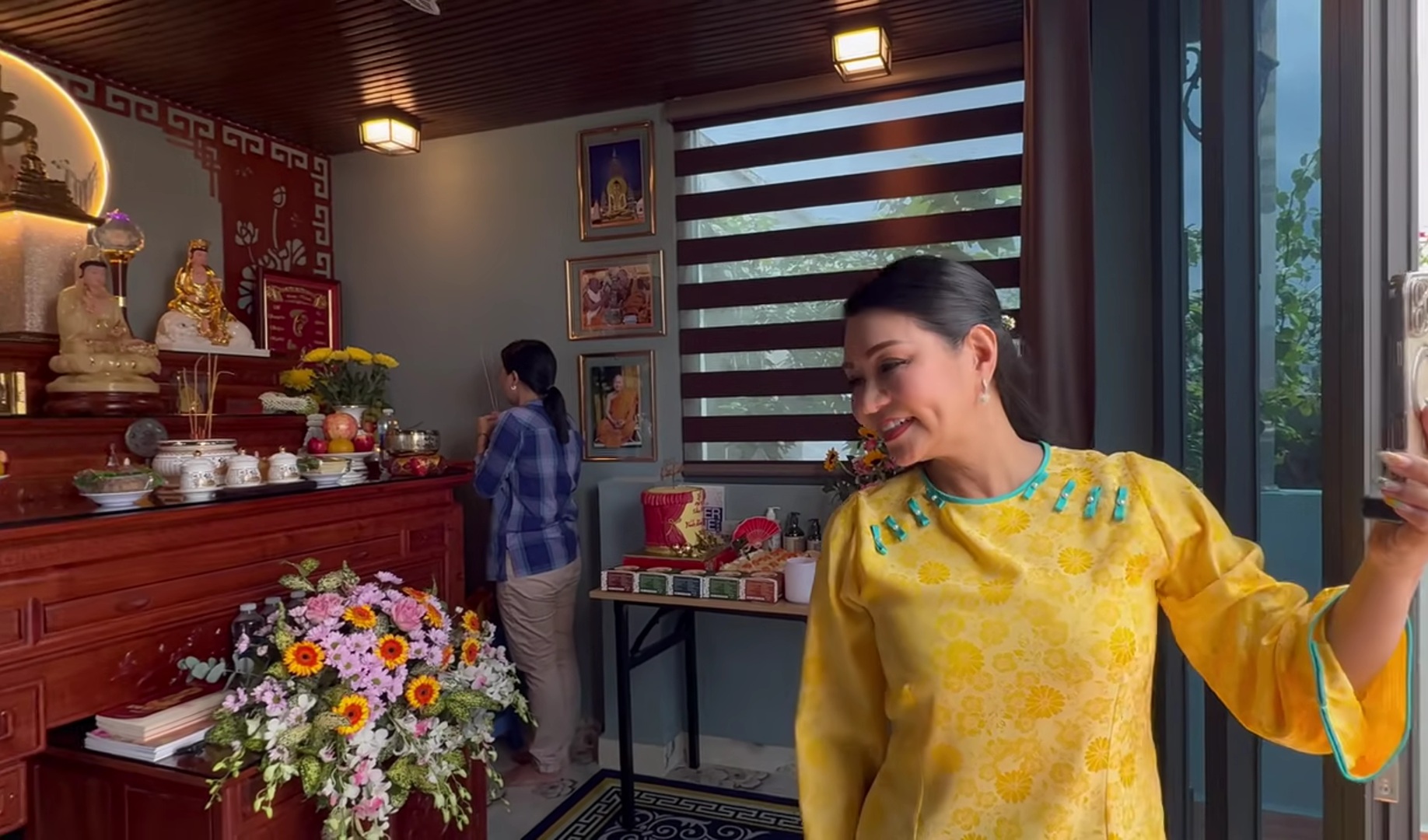 Ban thờ Tổ nghiệp được đặt trang nghiêm trên tầng thượng
