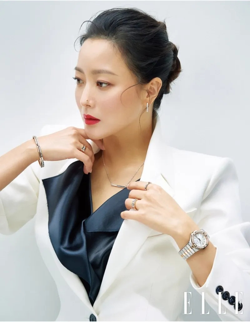 Chồng đại gia phản ứng gắt khi thấy Kim Hee Sun hôn Lee Min Ho- Ảnh 5. Kim Hee Sun nổi tiếng trên toàn châu Á