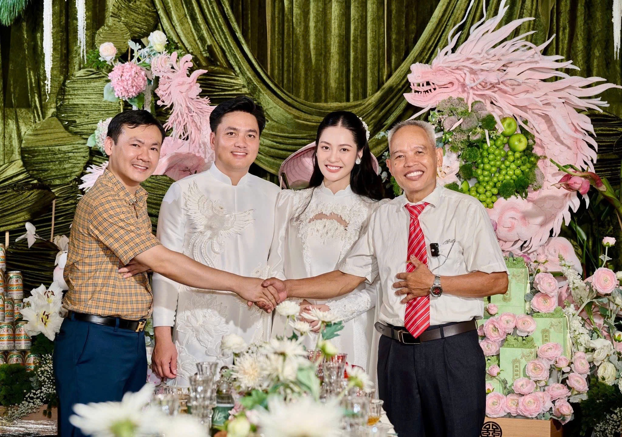 Chân dung ông xã doanh nhân của hoa hậu