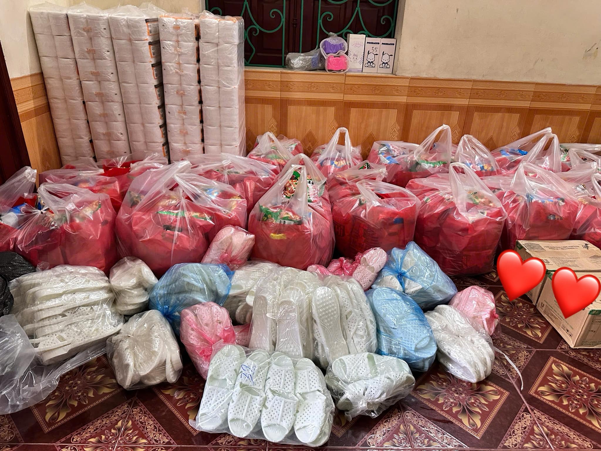 Lương Thuỳ Linh hoãn làm từ thiện mùa Trung thu Hoãn hoạt động thiện nguyện vì bão lũ