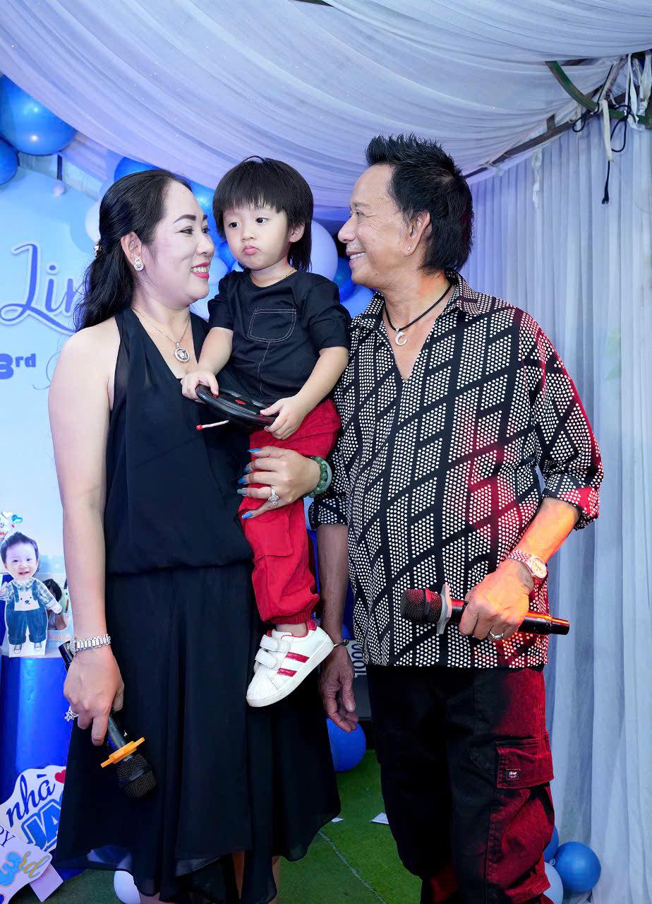 Tiệm cơm tấm của vợ chồng Bảo Chung Quán cơm tấm đông khách
