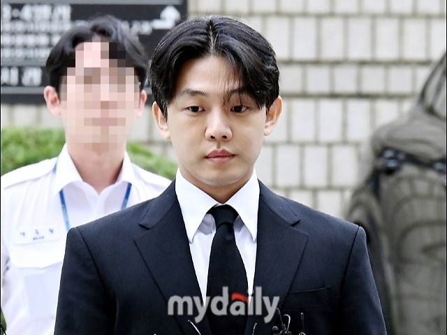 Yoo Ah In mất uy tín do dùng chất cấm