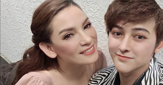 Em trai nuôi Phi Nhung tại chương trình Duy Zuno cùng đội Vì Tinh Tú tham gia chương trình