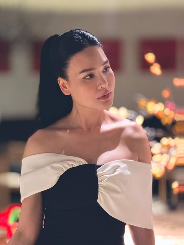 Nữ ca sĩ Nhật Huyền