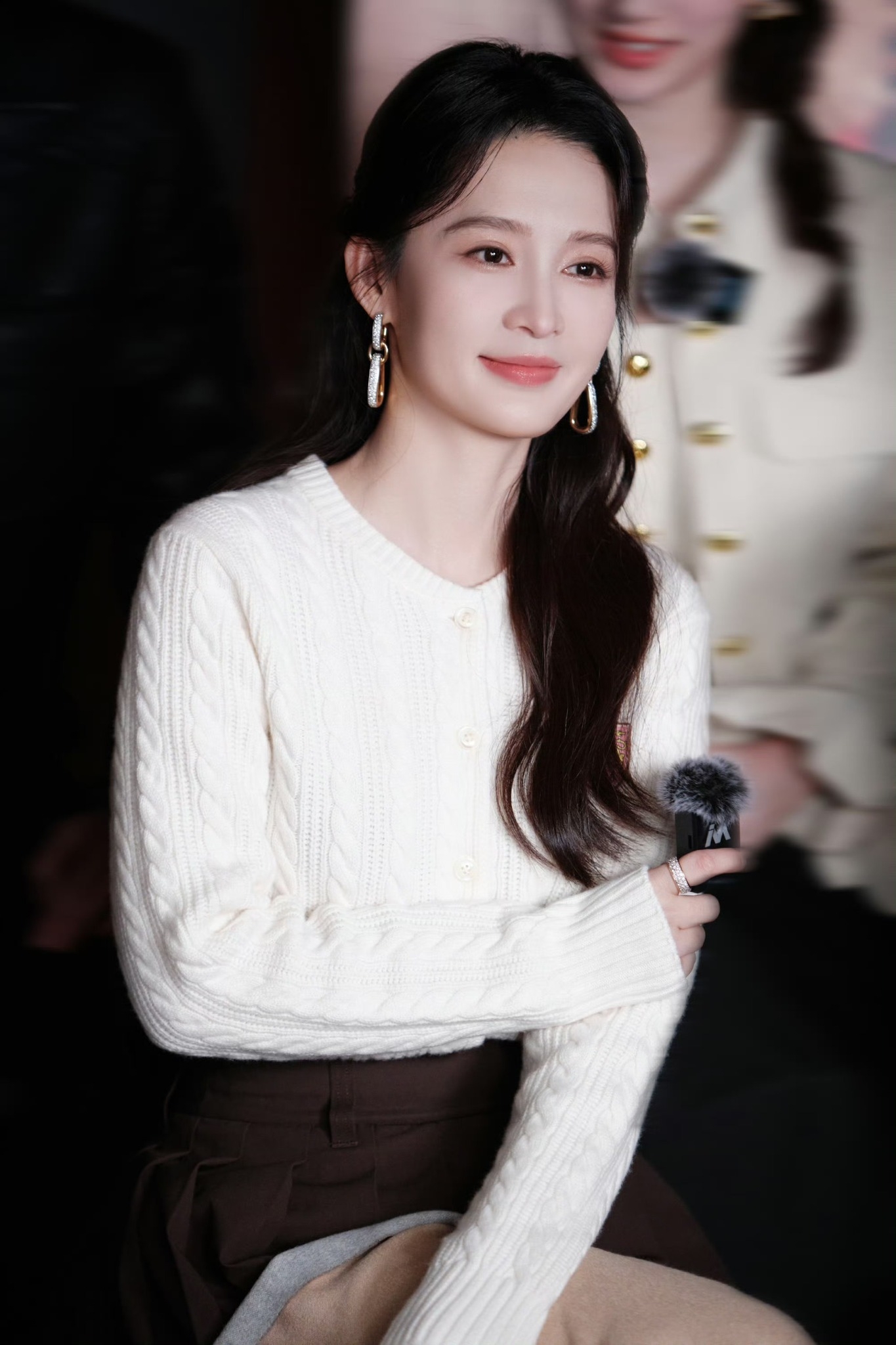LýThấm visual đẹp