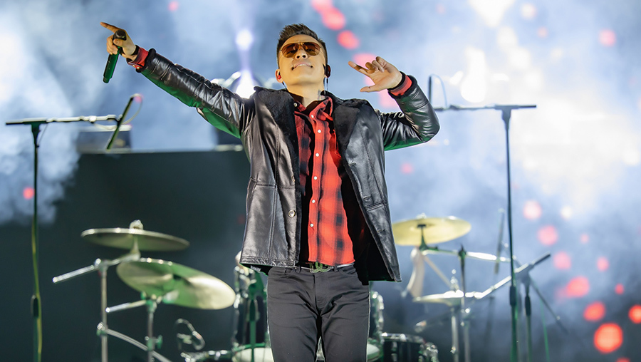 Tuấn Hưng phải tiến hành rửa ruột khẩn cấp Nam ca sĩ được đưa đến bệnh viện cấp cứu trong đêm Countdown