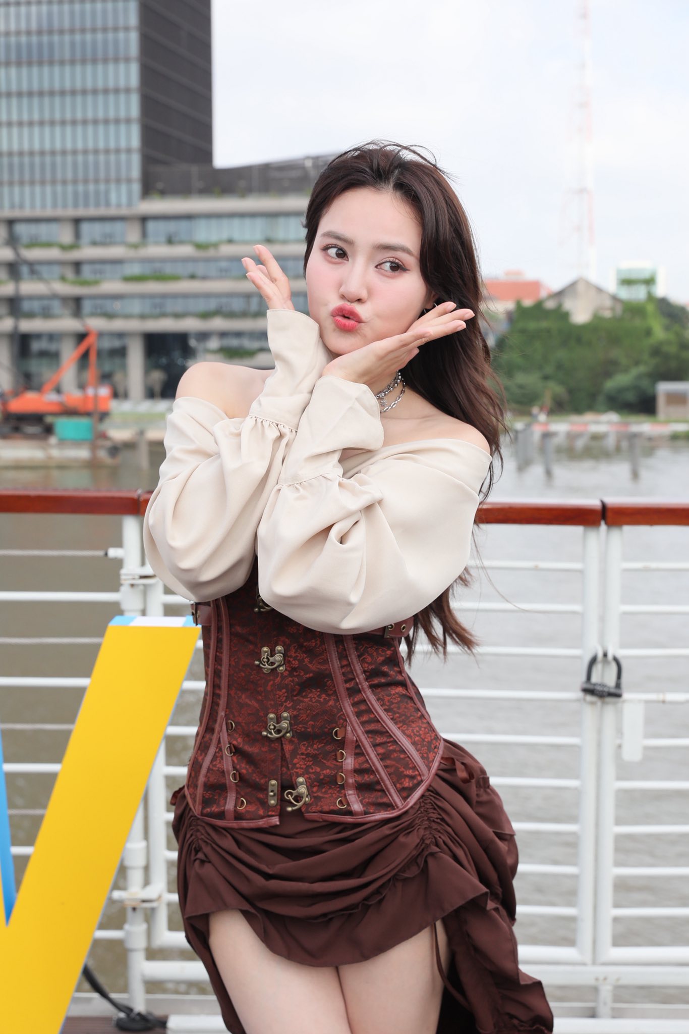 Tình hình hiện tại của Ninh Dương Lan Ngọc- Ảnh 1. Lan Ngọc xuất hiện rạng rỡ trong đoạn mở màn tập 4, đánh dấu sự trở lại sau 2 tập chỉ ngồi xe lăn để dưỡng thương
