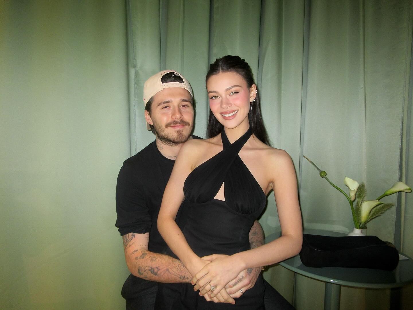 Vợ chồng Brooklyn và Nicola Peltz bị tách biệt trong gia đình