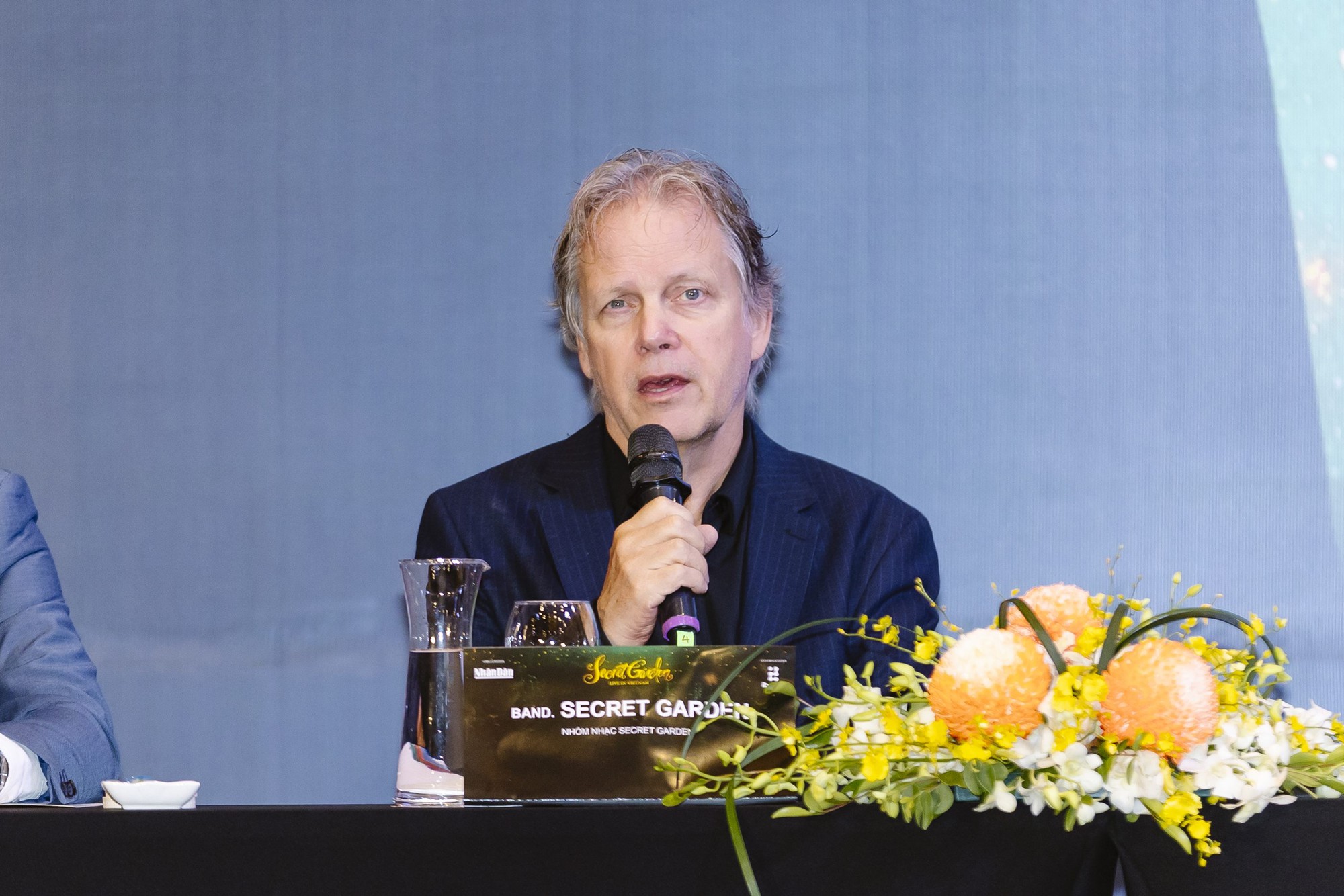 Ông Rolf Løvland.