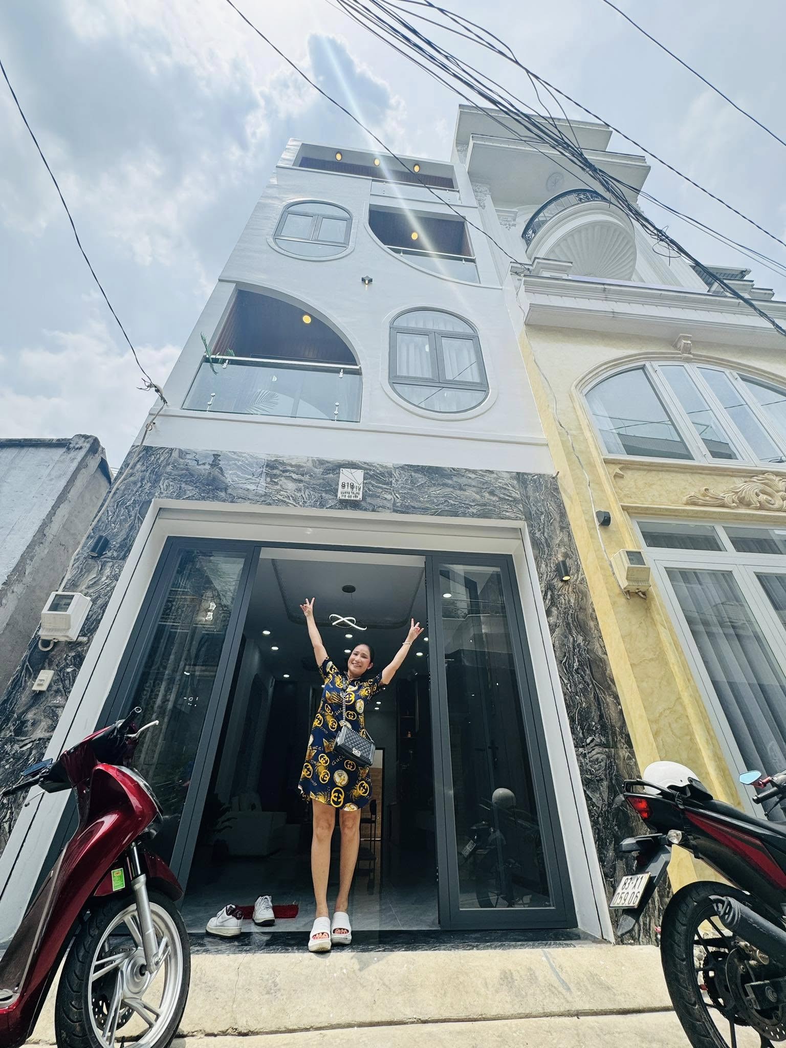 Không gian mặt tiền và khu vực xung quanh