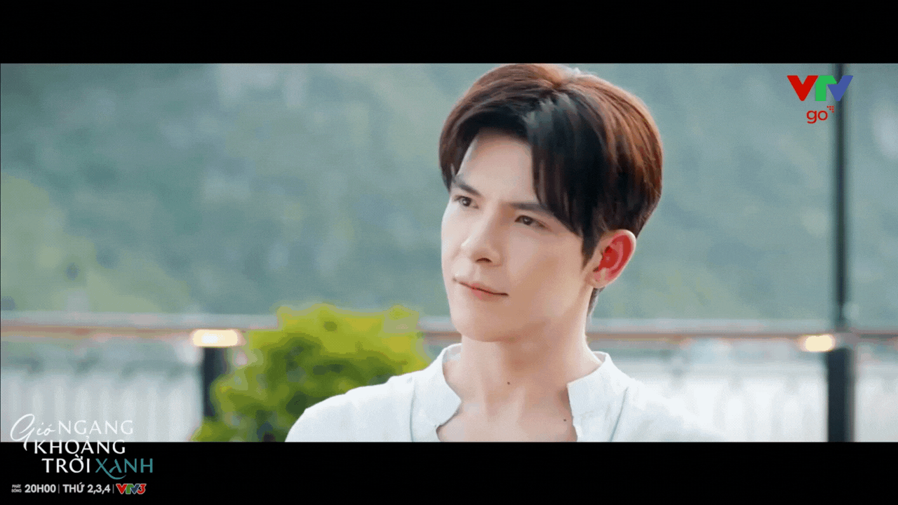 Trường đến cửa hàng nơi Ngân làm việc