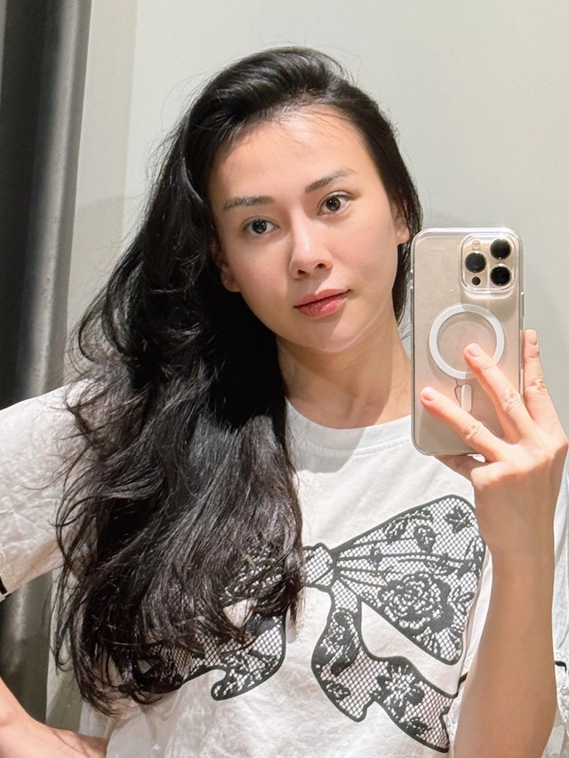 Phương Oanh tự tin khoe mặt mộc ở tuổi U40