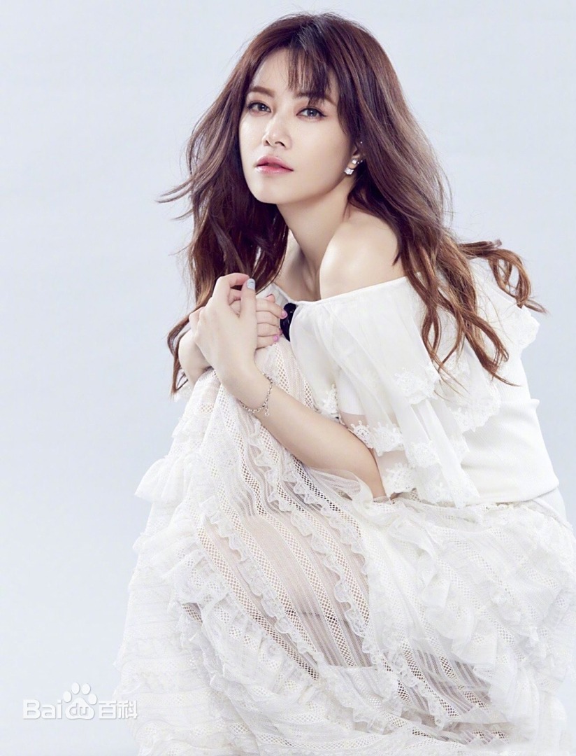 Vết nhơ gột cả đời không sạch của Phạm Băng Băng, Lưu Diệc Phi- Ảnh 10. Từ Hoài Ngọc bị ép đi tiếp khách xã hội đen