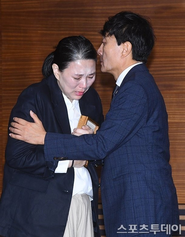 Chủ tịch MBC an ủi mẹ cố MC Oh Yoanna