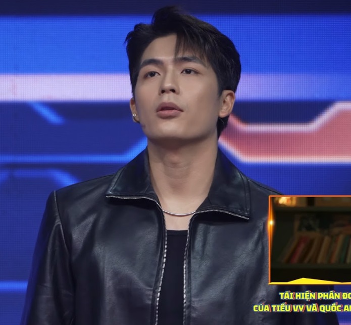 Nam diễn viên VTV cùng đồng nghiệp tại hậu trường