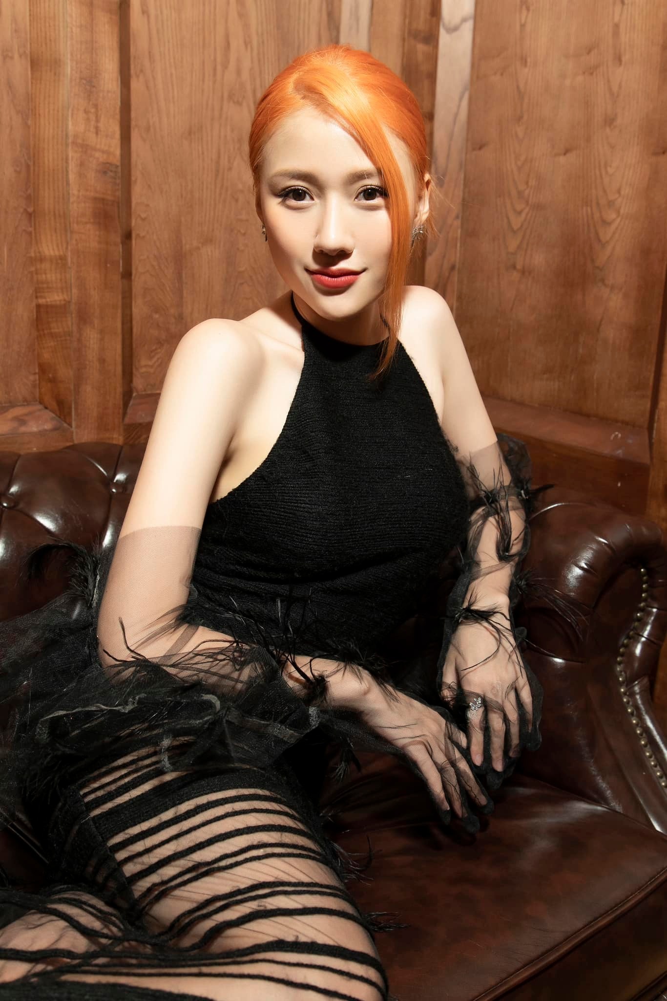 Uyển Ân với phong cách trưởng thành và thời trang sang trọng