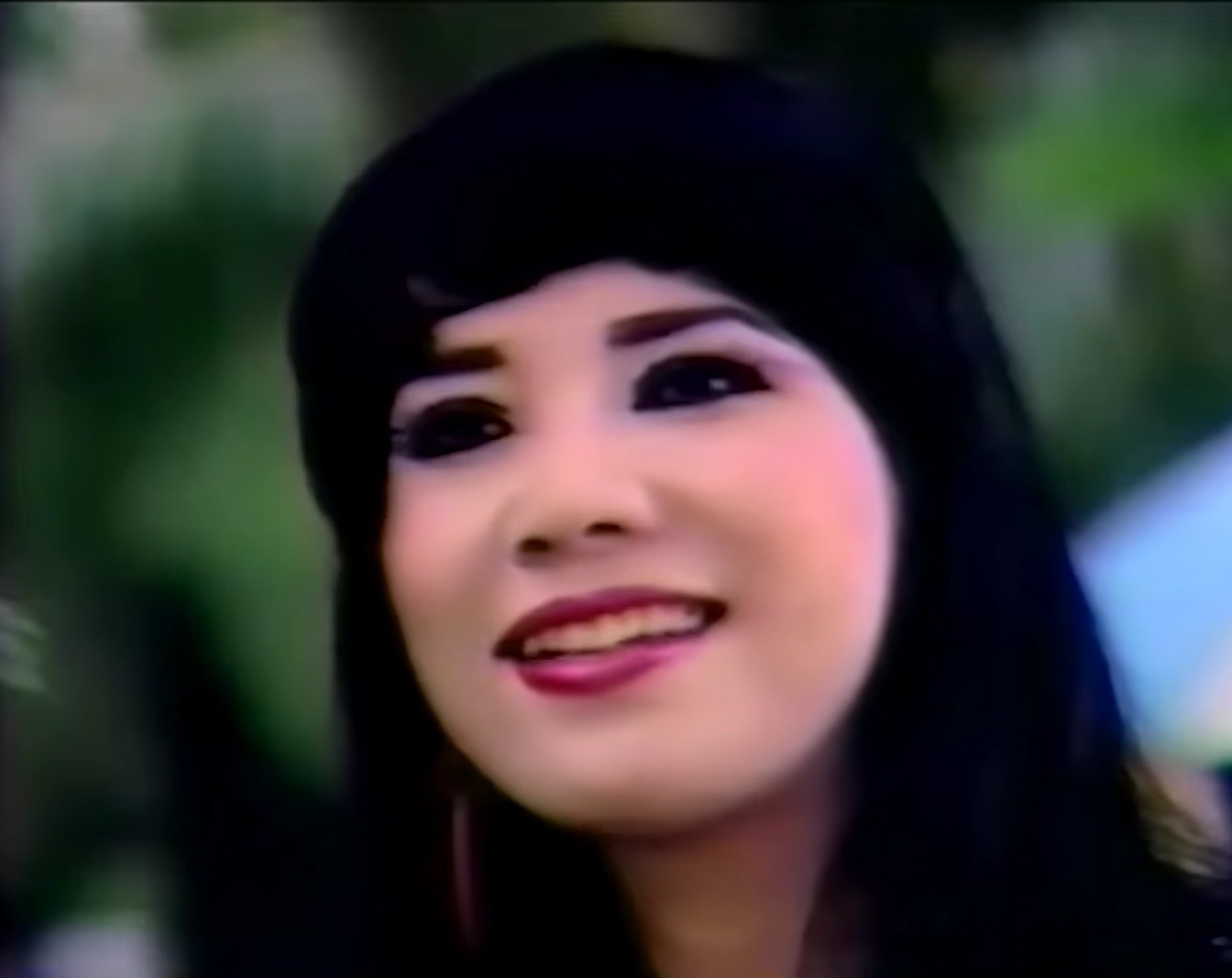 Hoàng Phương mang vàng đến gặp Bảo Yến