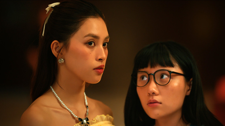 Tiểu Vy trong phim Bộ Tứ Báo Thủ Hình ảnh Tiểu Vy trong tác phẩm điện ảnh Bộ Tứ Báo Thủ