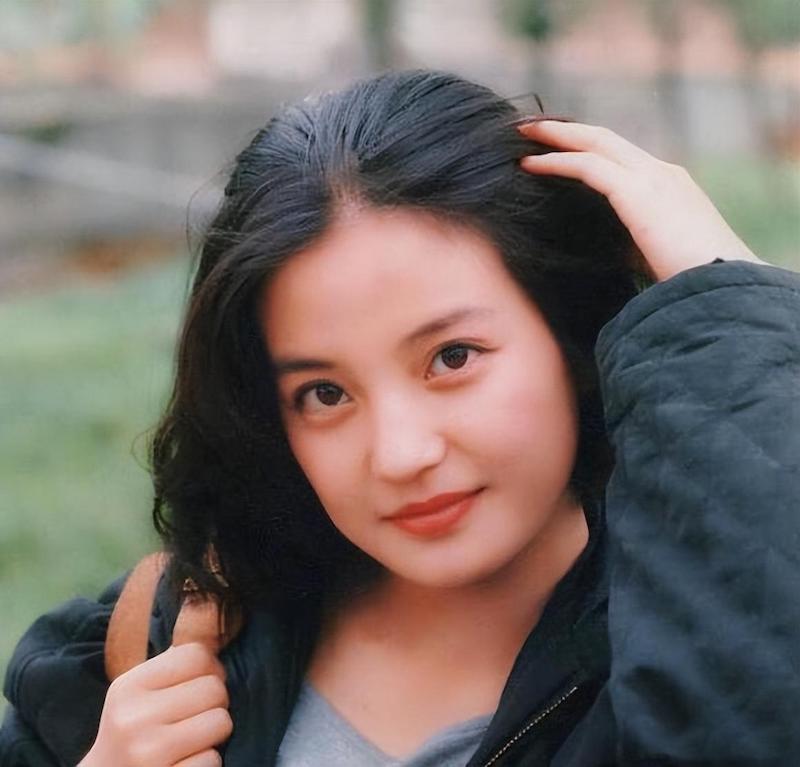 Triệu Vy thời trẻ.