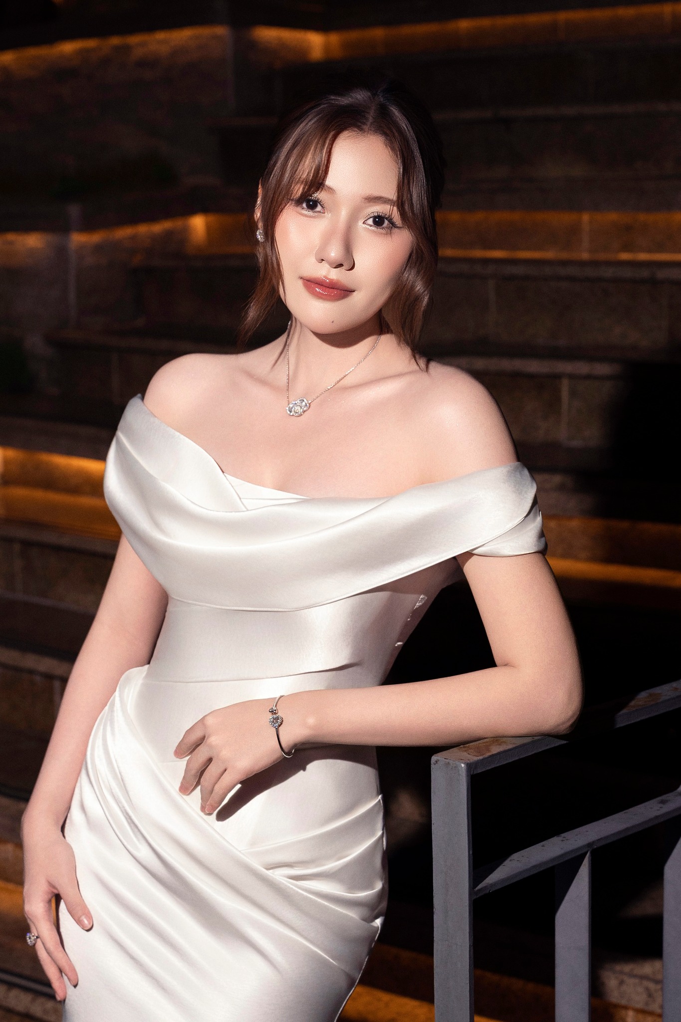 Ảnh chân dung Uyển Ân toả sáng với vẻ đẹp tự tin